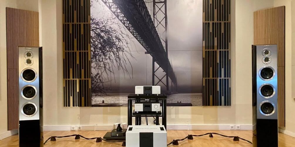 A high-end audio demonstration at the Lisbon showroom of Ultimate Audio Elite, our authorized…